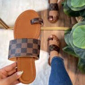 Women's Checkered Sandals Slip on Brown Size 8